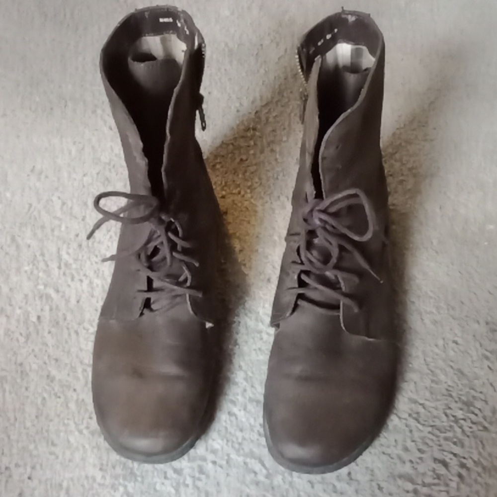 Born combat boots